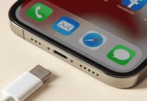 长垣苹果15维修分享iPhone15改USB-C接口后能和安卓用户互借充电器吗 